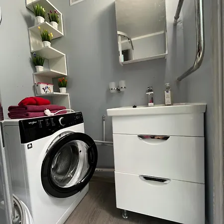 Korter Uembritsetud Metsaga Varska