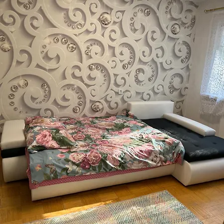 Apartman Korter Uembritsetud Metsaga