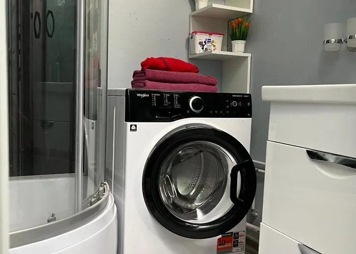 Korter Uembritsetud Metsaga * Värska