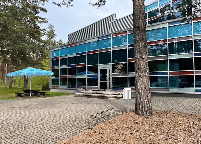 Korter Uembritsetud Metsaga *